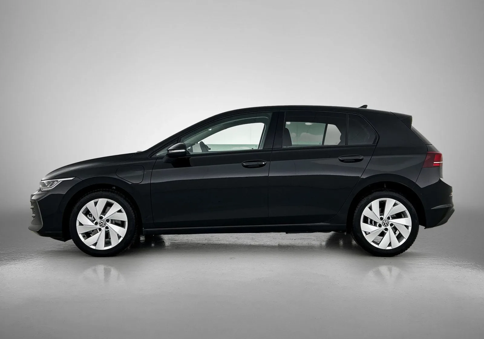 Volkswagen Golf (2025) — foto 1