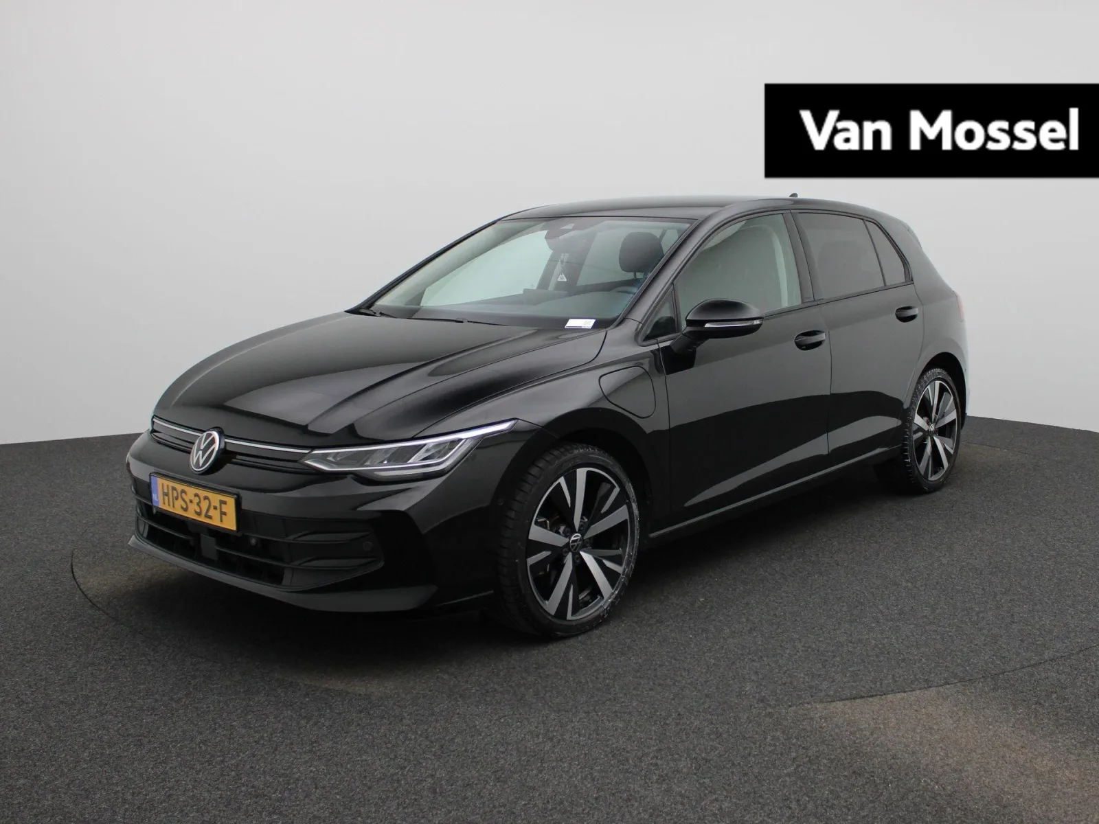 Volkswagen Golf (2025) — foto 1