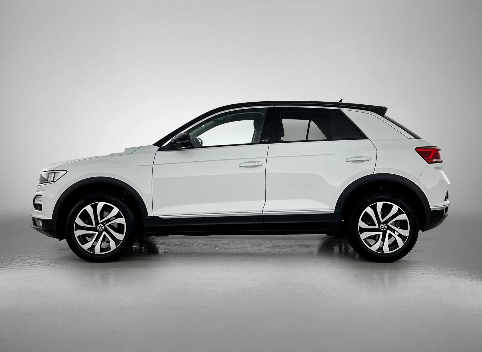 Volkswagen T-Roc (2021) — foto 1