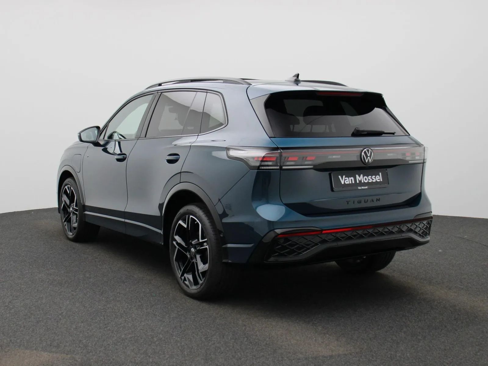 Volkswagen Tiguan (2025) — foto 1