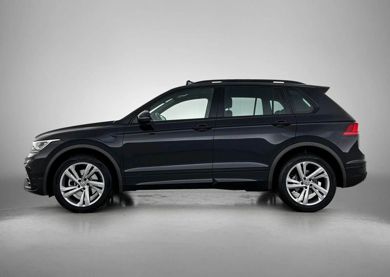 Volkswagen Tiguan (2022) — foto 1