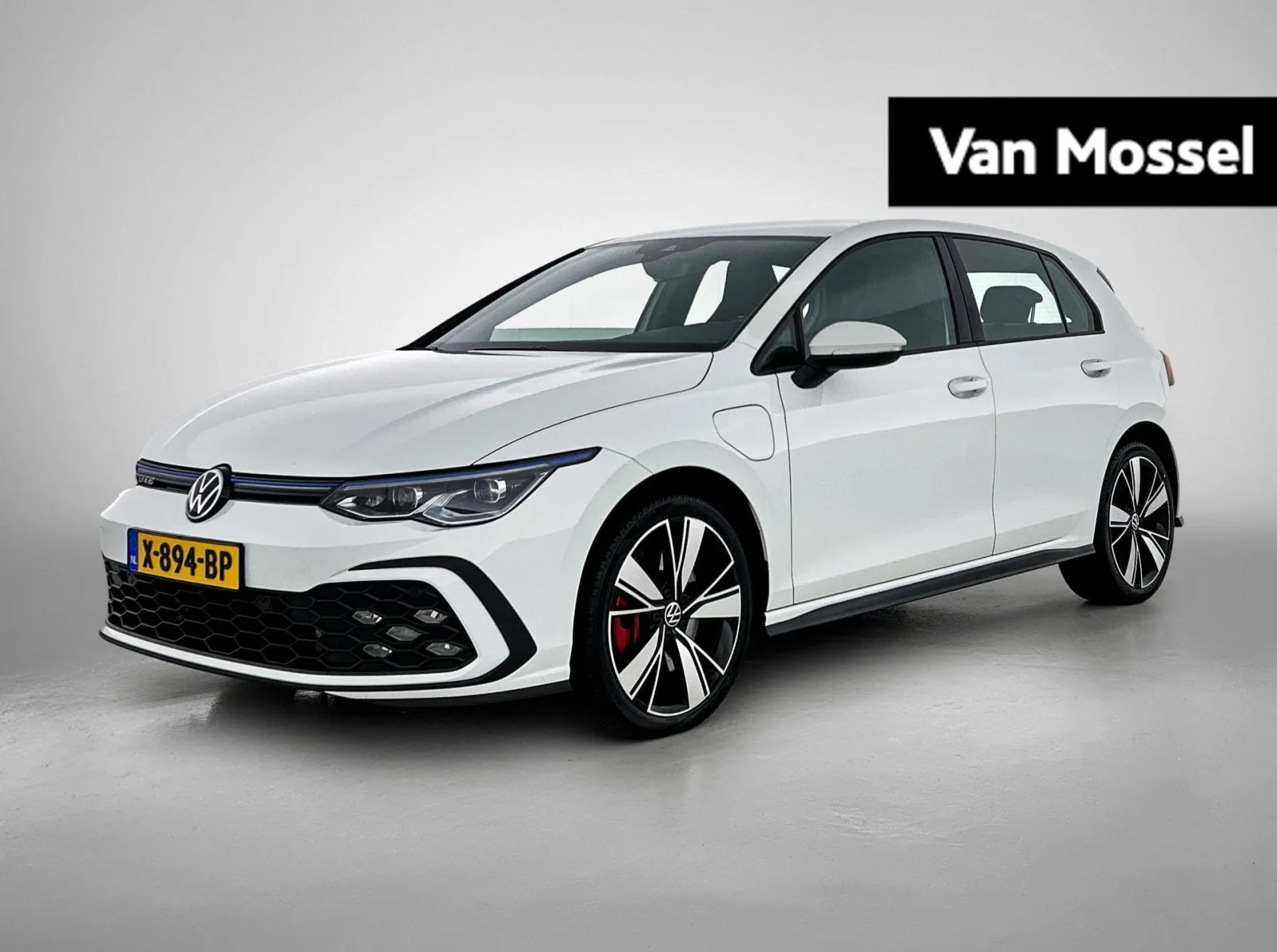 Volkswagen Golf (2021) — foto 1
