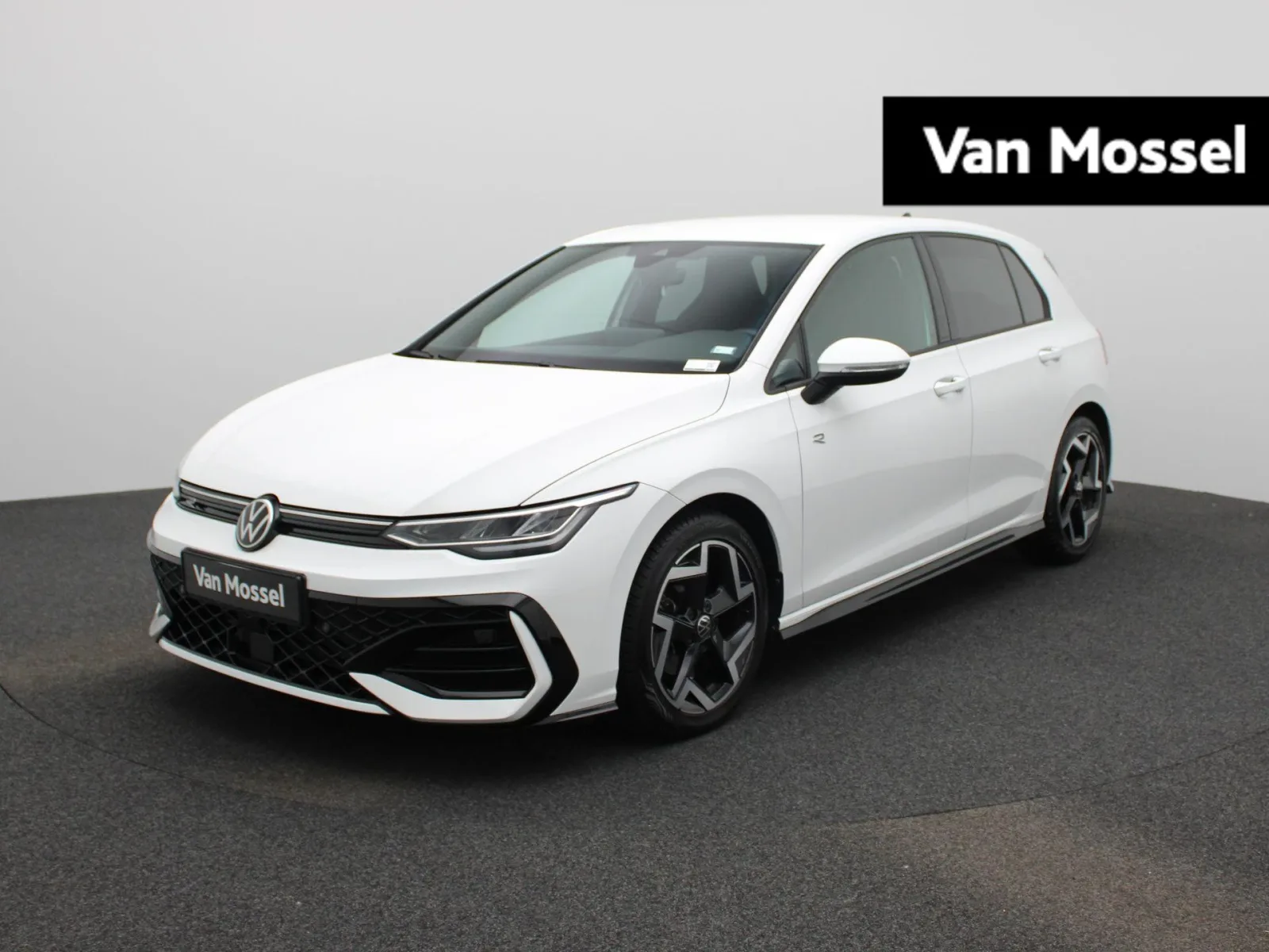 Volkswagen Golf (2025) — foto 1