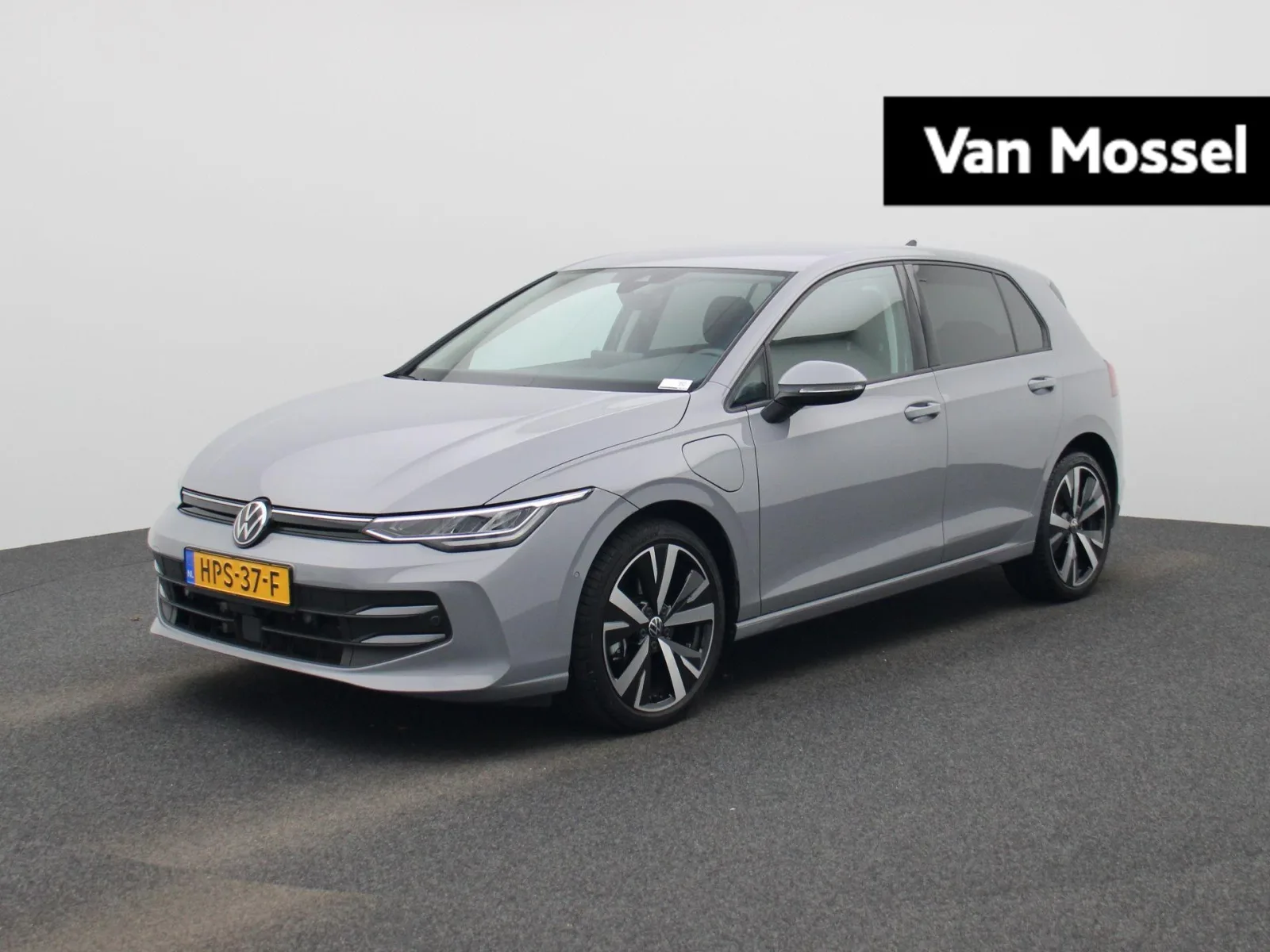 Volkswagen Golf (2025) — foto 1