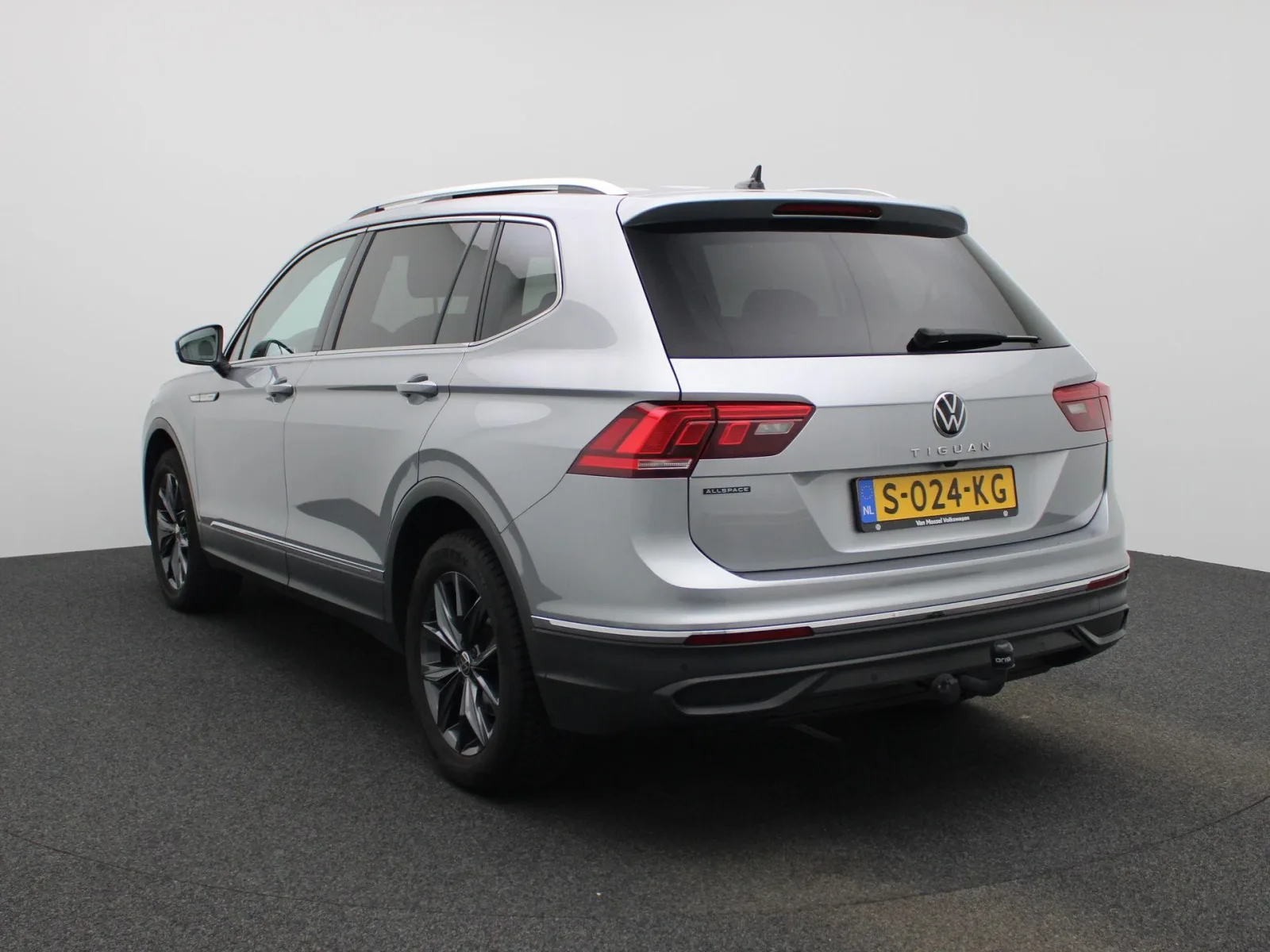 Volkswagen Tiguan (2023) — foto 1