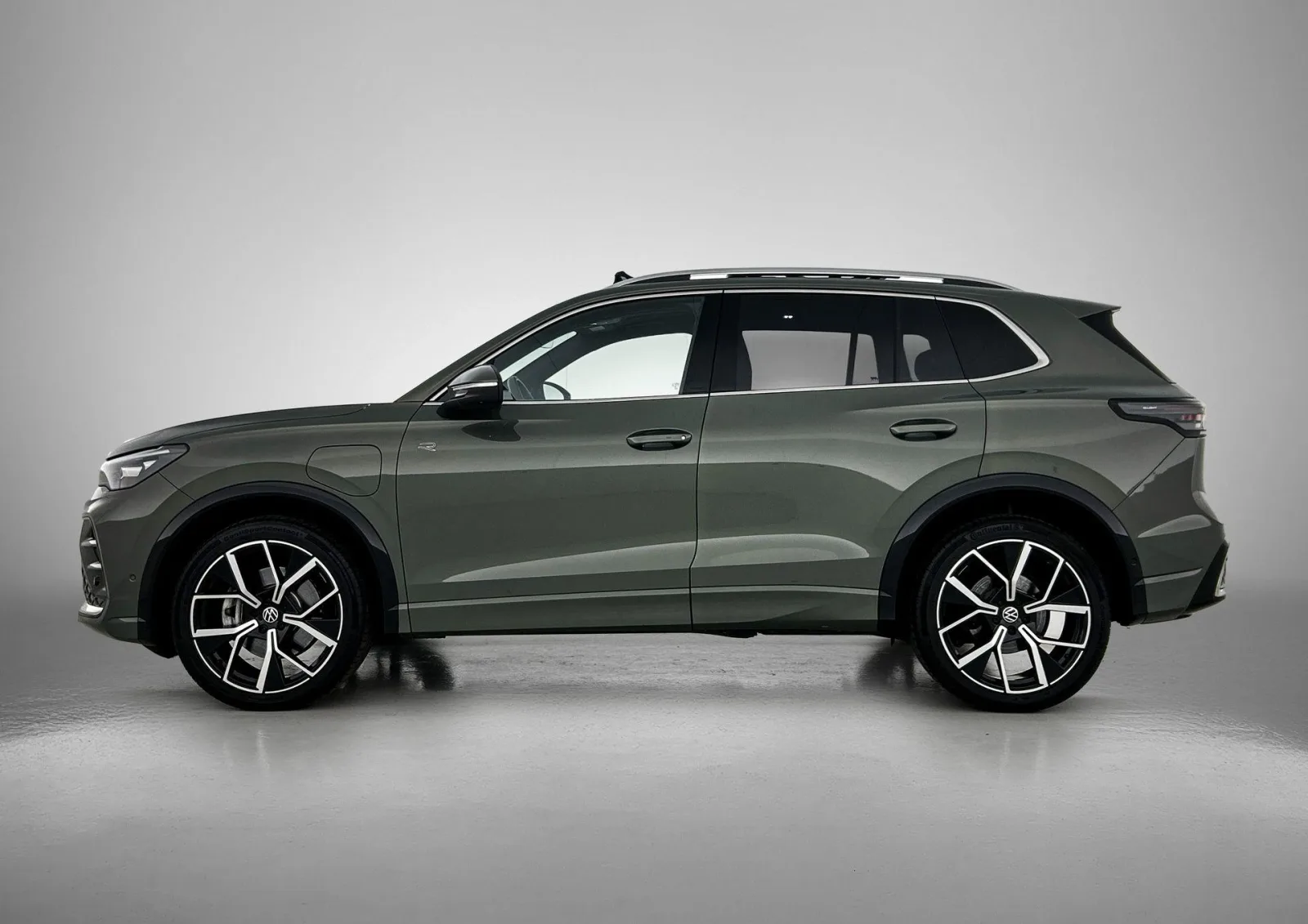 Volkswagen Tiguan (2024) — foto 1