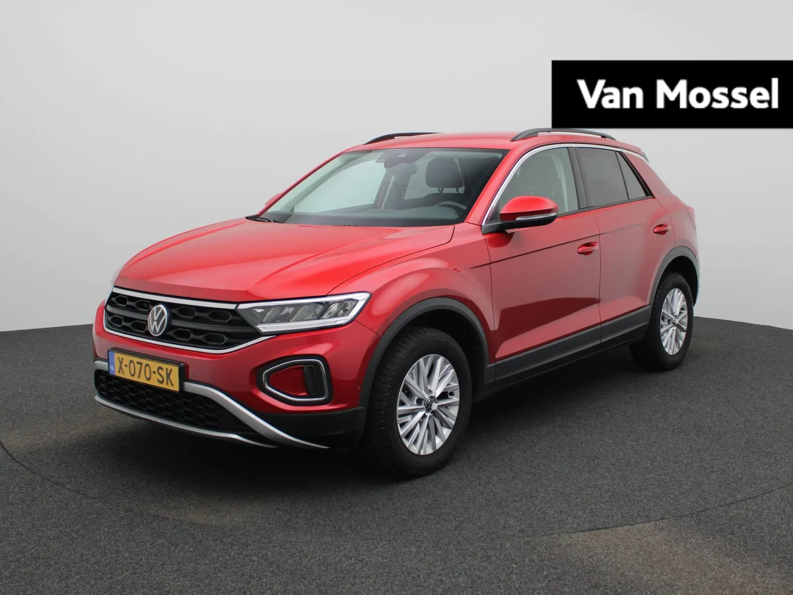 Volkswagen T-Roc (2024) — foto 1