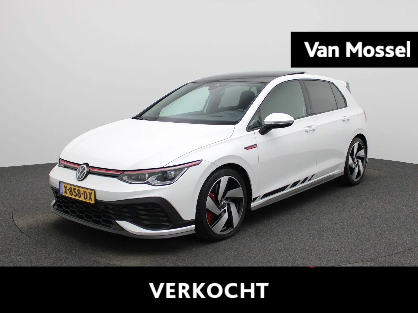 Volkswagen Golf (2023) — foto 1
