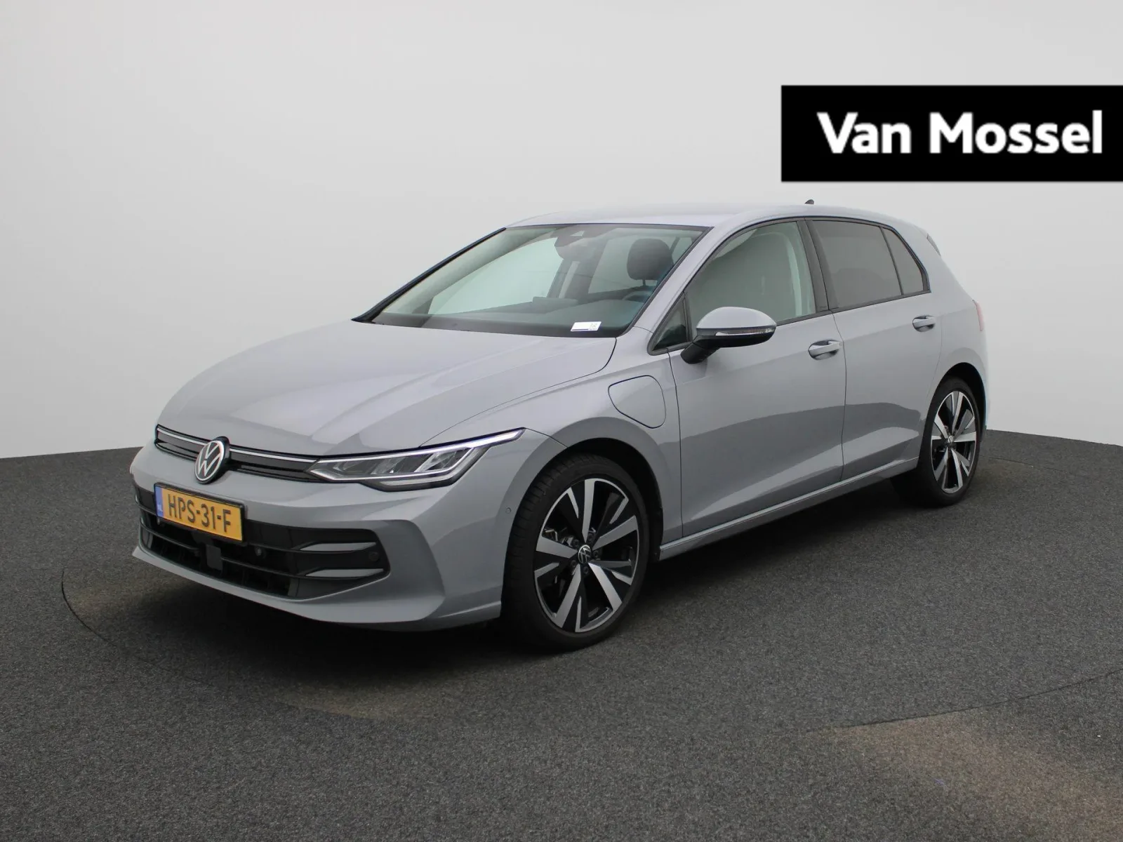 Volkswagen Golf (2025) — foto 1