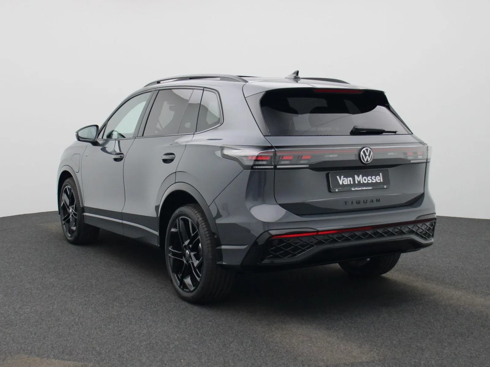 Volkswagen Tiguan (2025) — foto 1