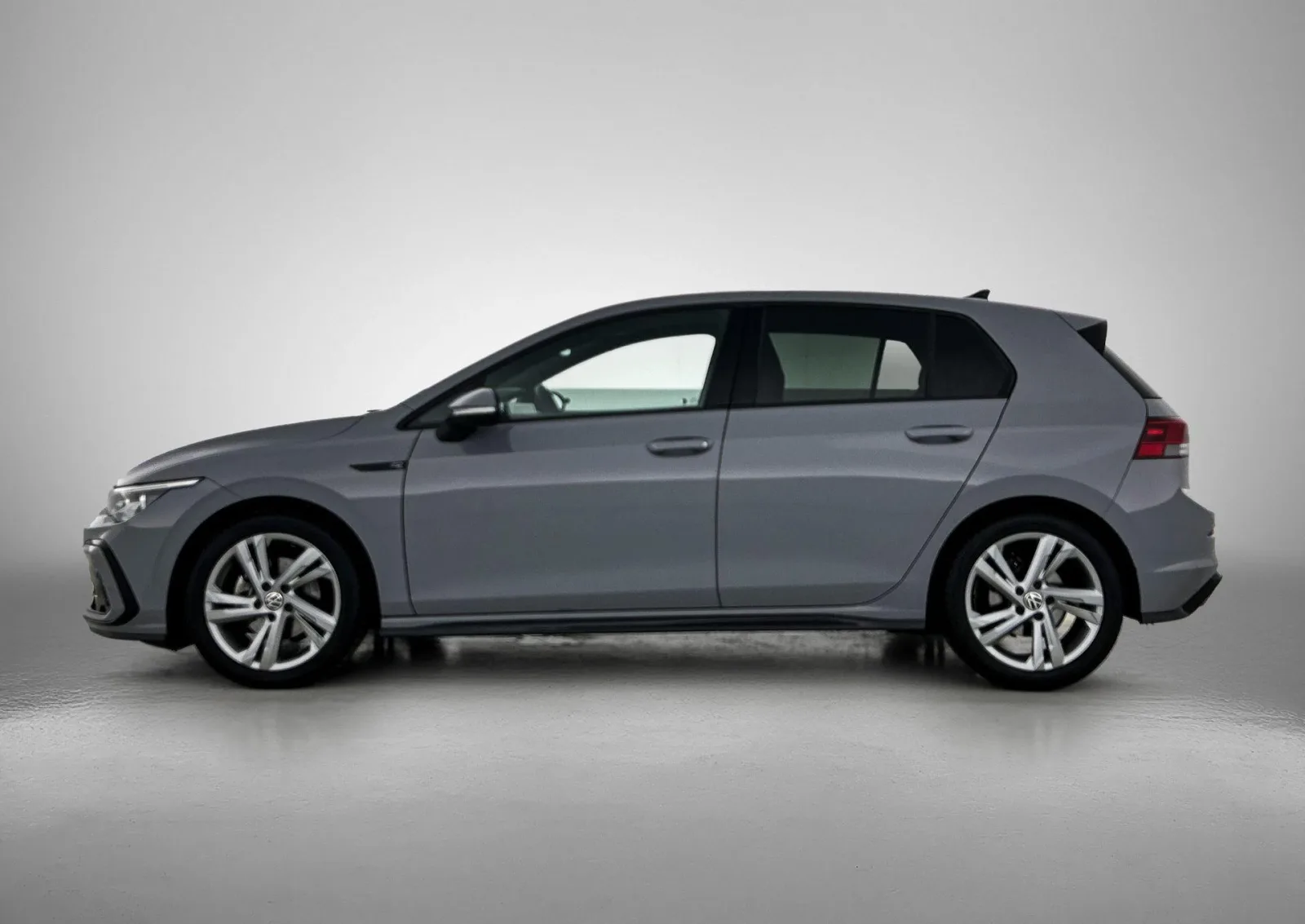 Volkswagen Golf (2021) — foto 1