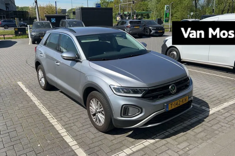 Volkswagen T-Roc (2023)