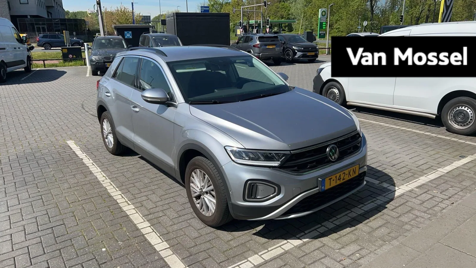 Volkswagen T-Roc (2023) — foto 1
