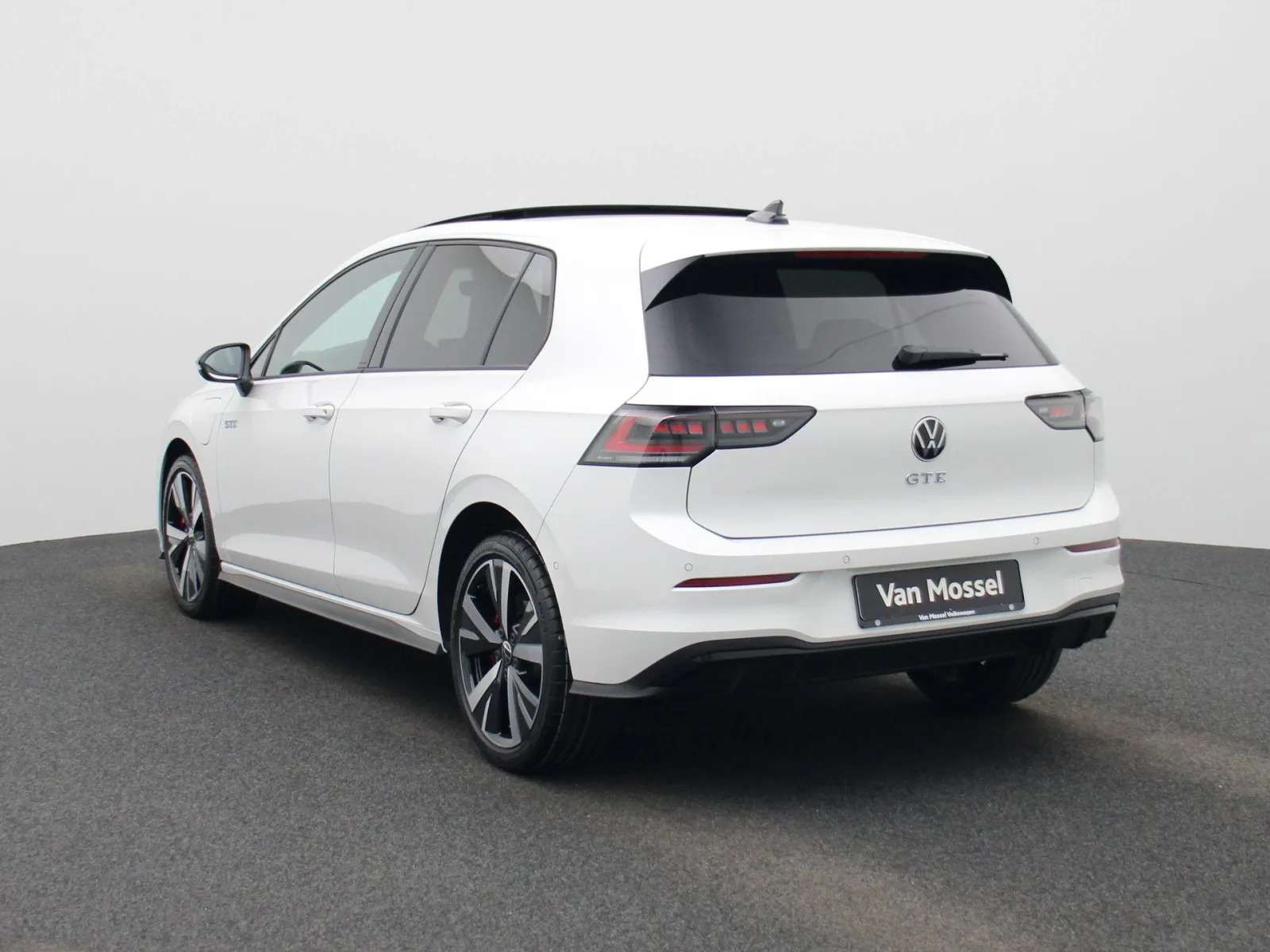 Volkswagen Golf (2025) — foto 1