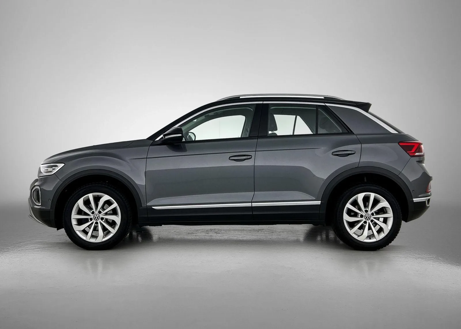 Volkswagen T-Roc (2023) — foto 1