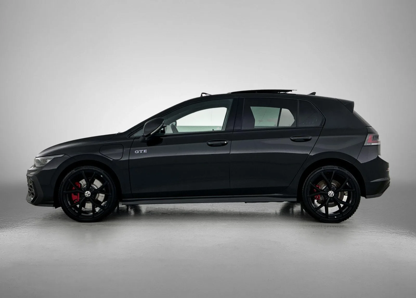 Volkswagen Golf (2024) — foto 1
