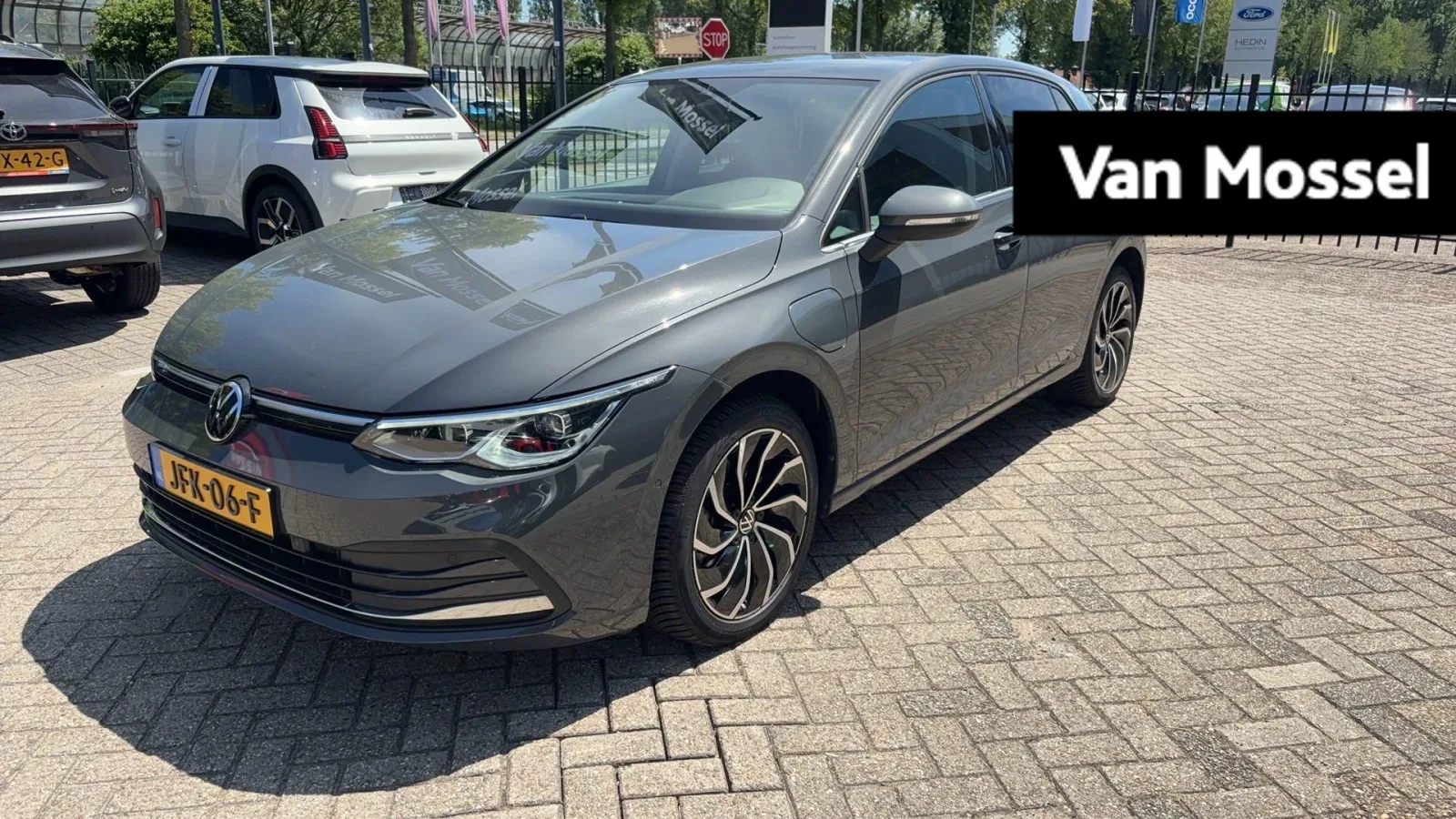 Volkswagen Golf (2021) — foto 1