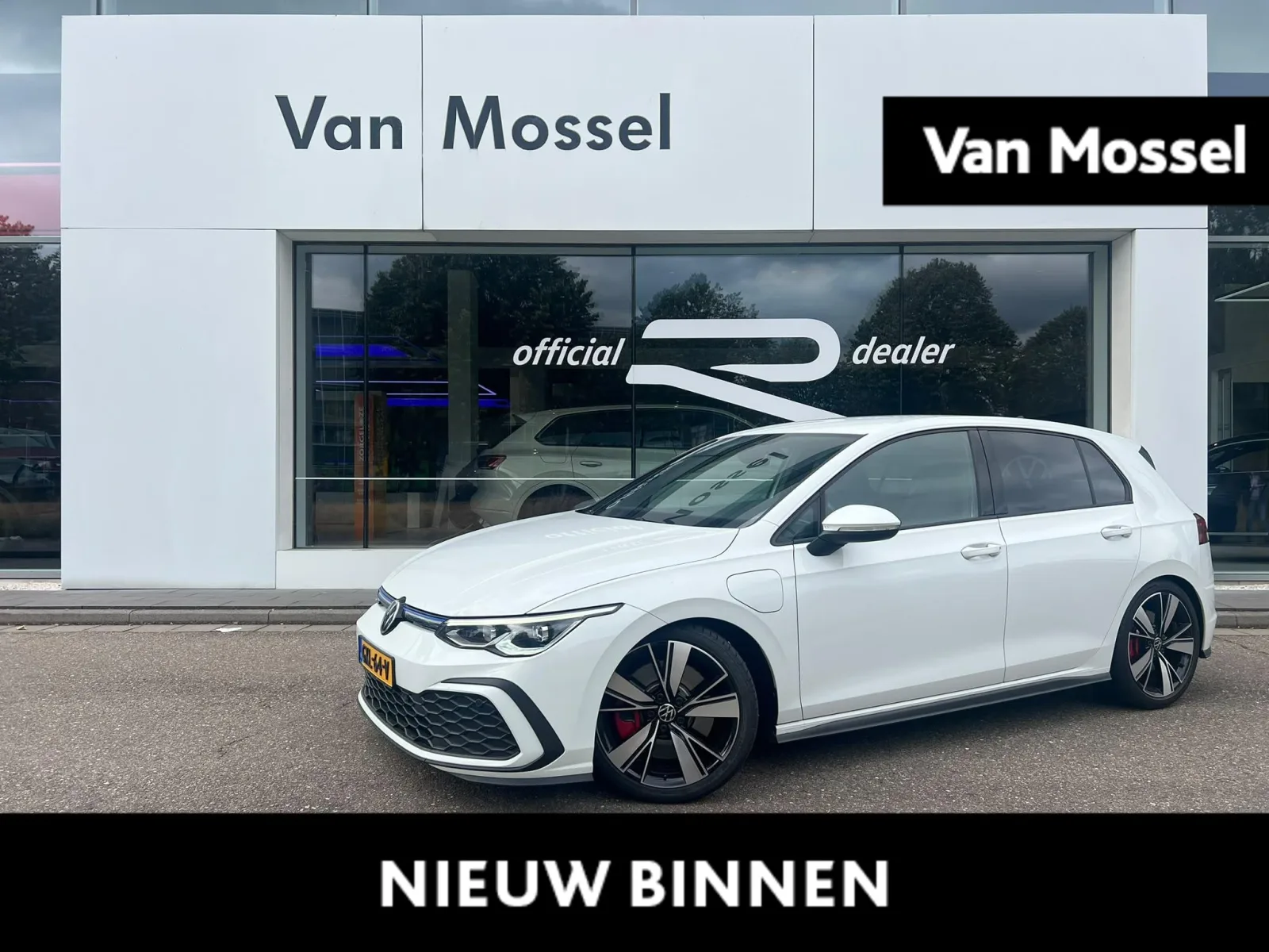 Volkswagen Golf (2021) — foto 1