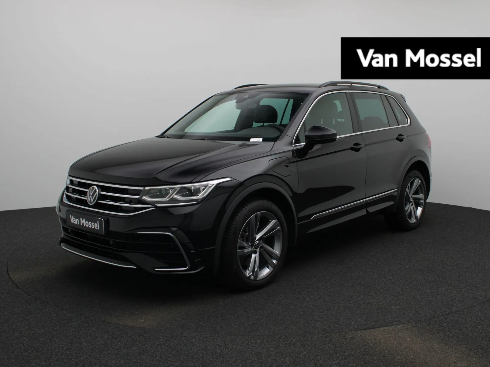 Volkswagen Tiguan (2022) — foto 1