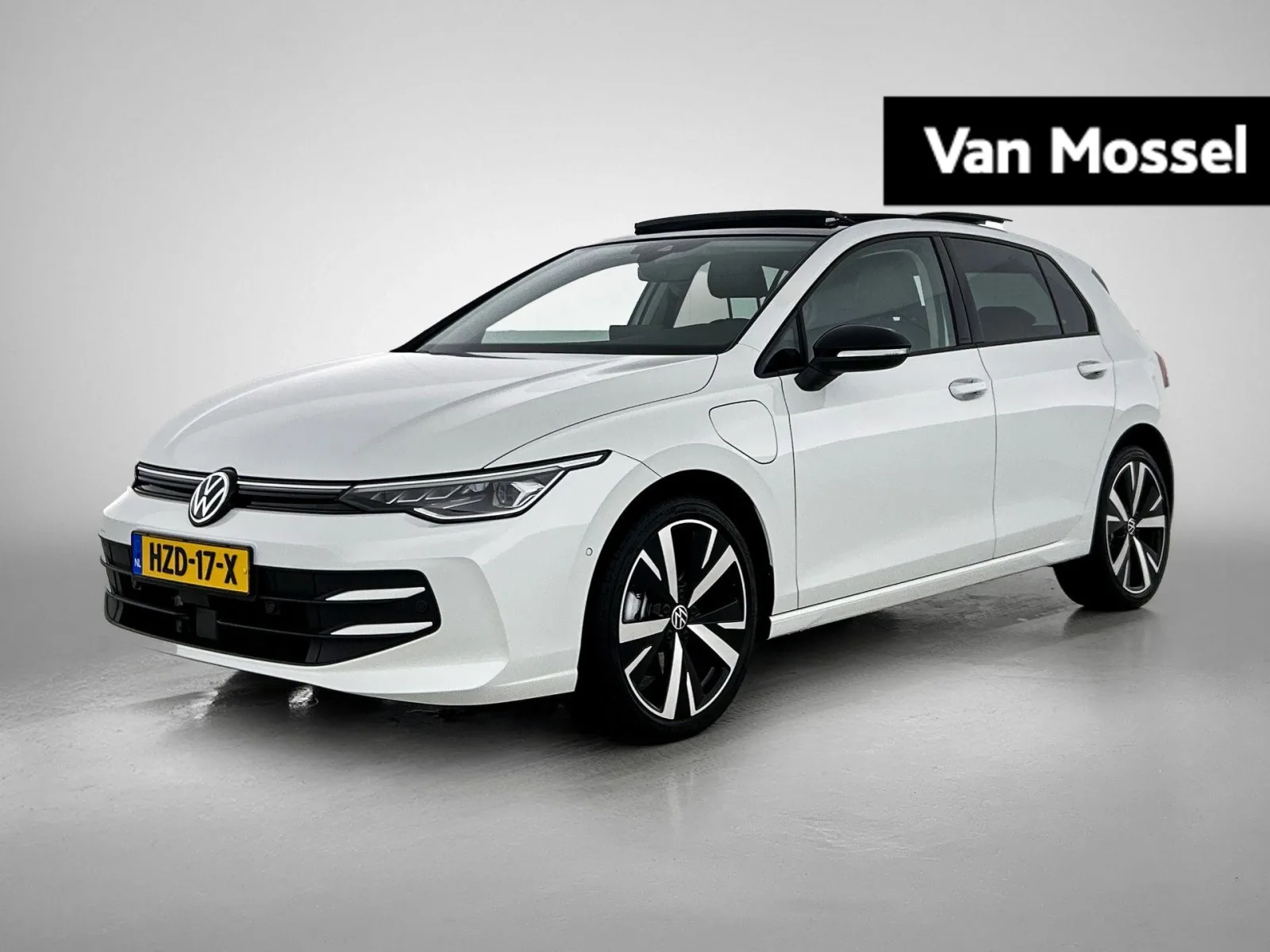 Volkswagen Golf (2025) — foto 1