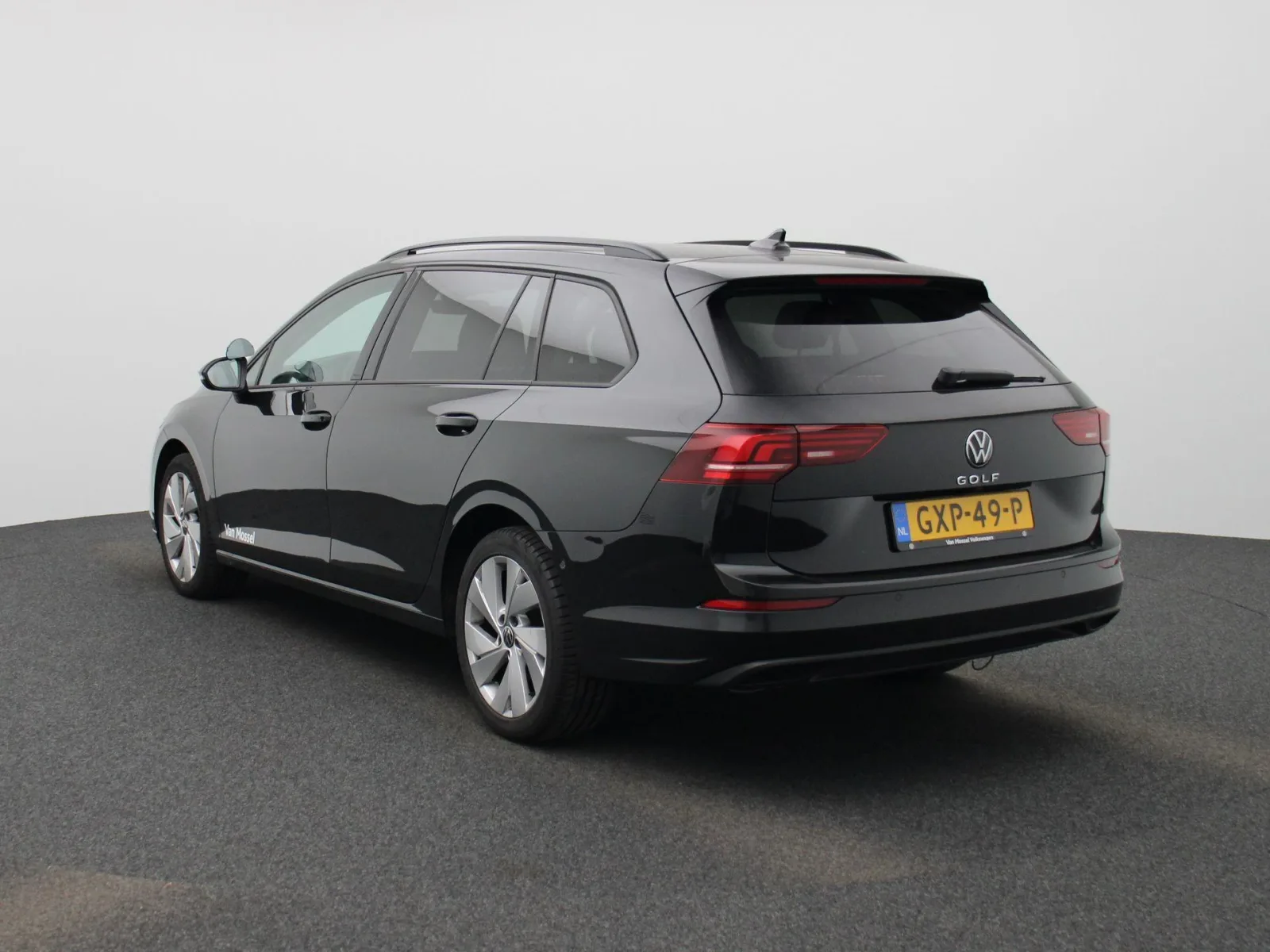 Volkswagen Golf (2025) — foto 1