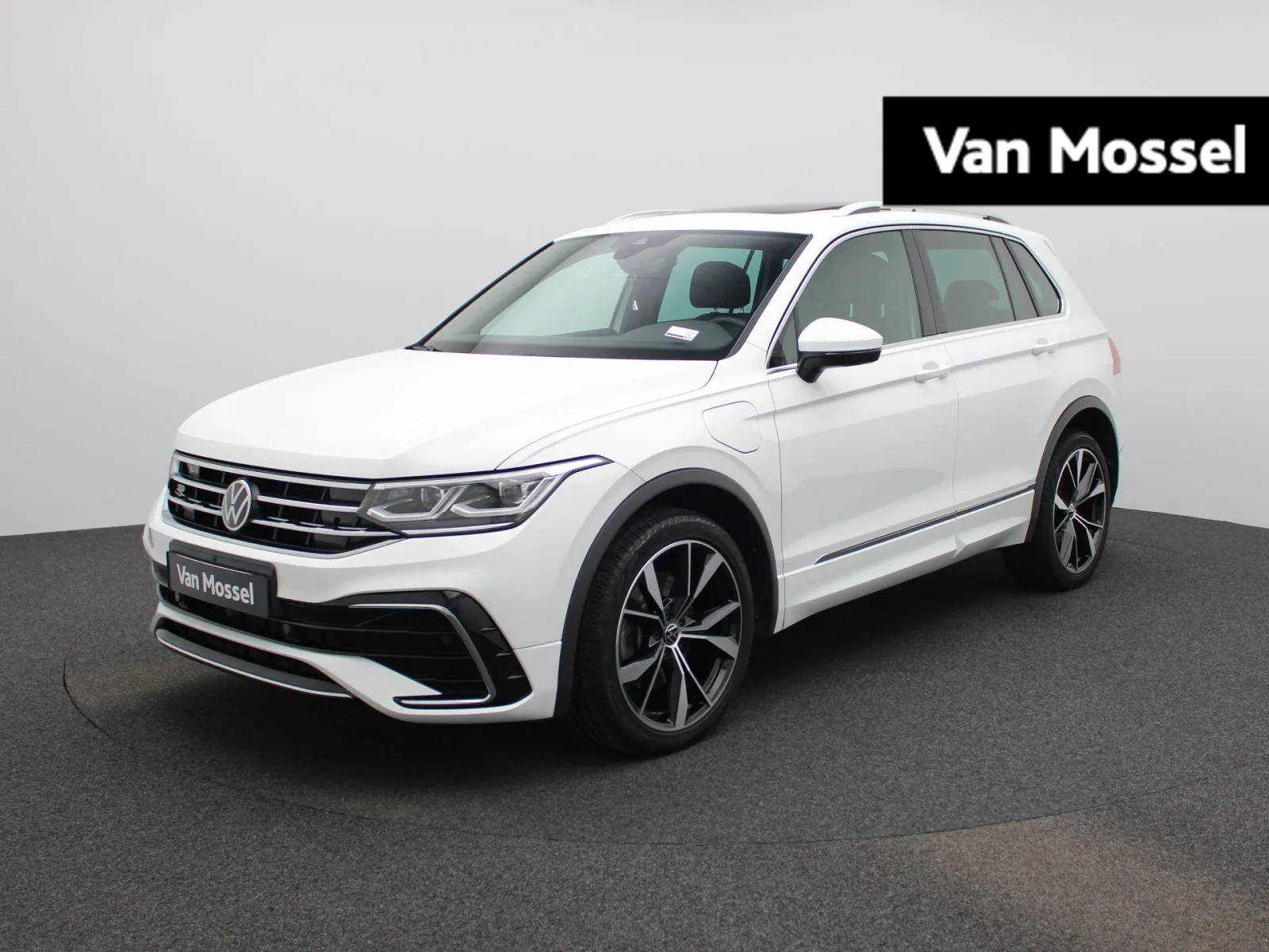 Volkswagen Tiguan (2022) — foto 1