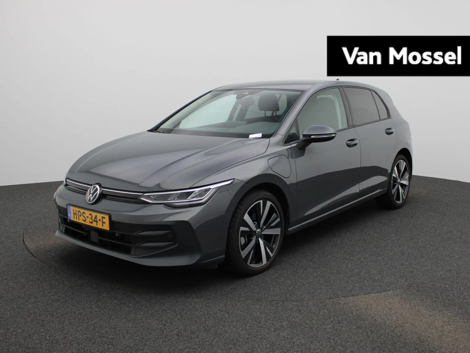 Volkswagen Golf (2025) — foto 1