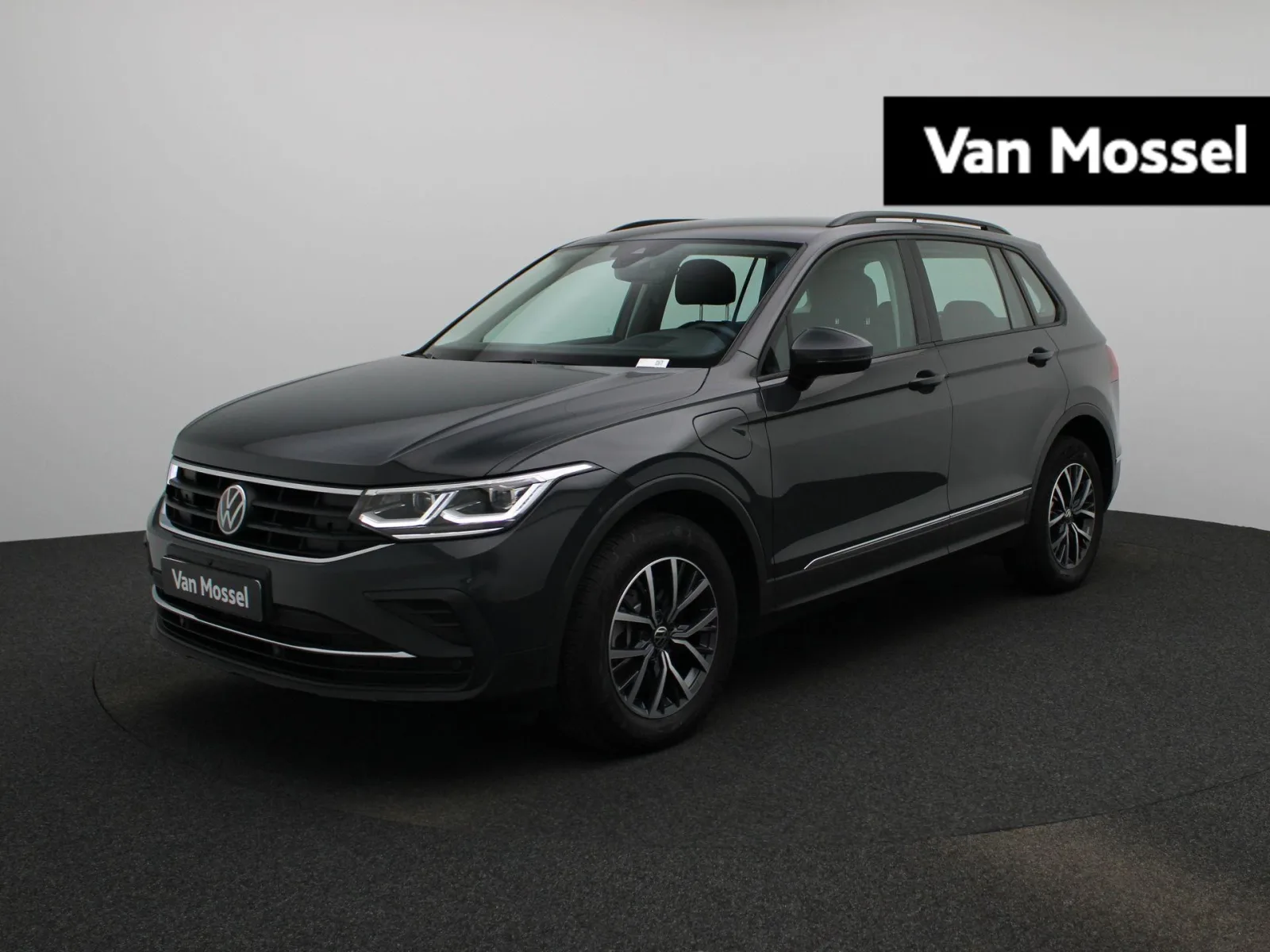 Volkswagen Tiguan (2022) — foto 1
