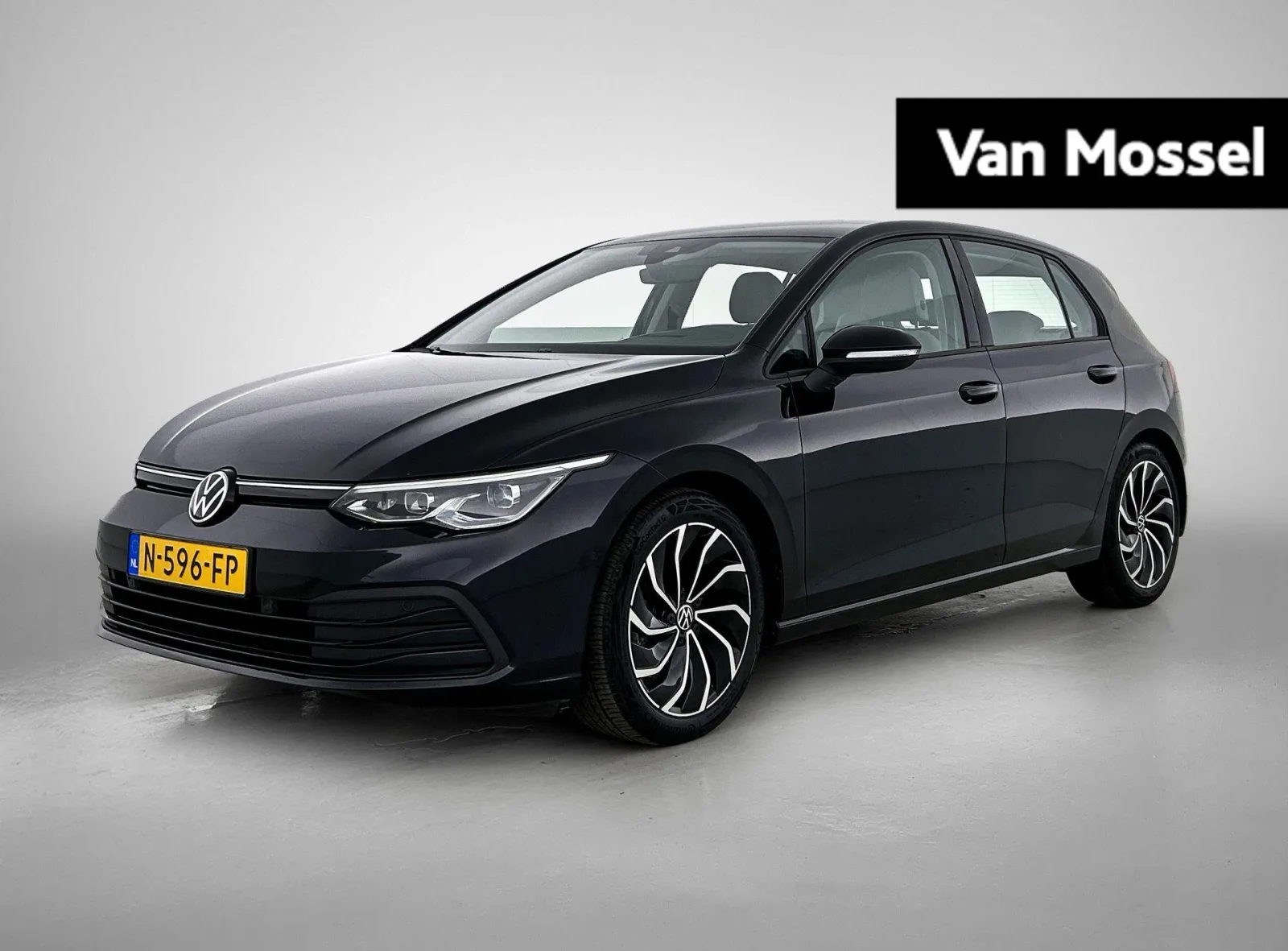 Volkswagen Golf (2021) — foto 1