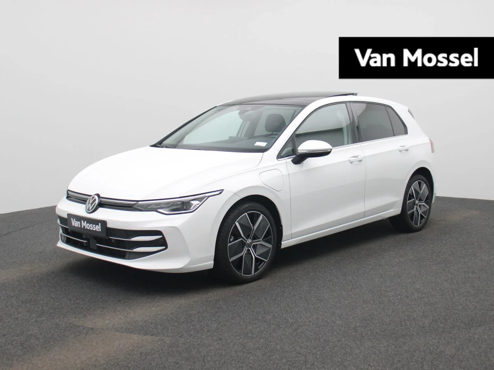 Volkswagen Golf (2025) — foto 1