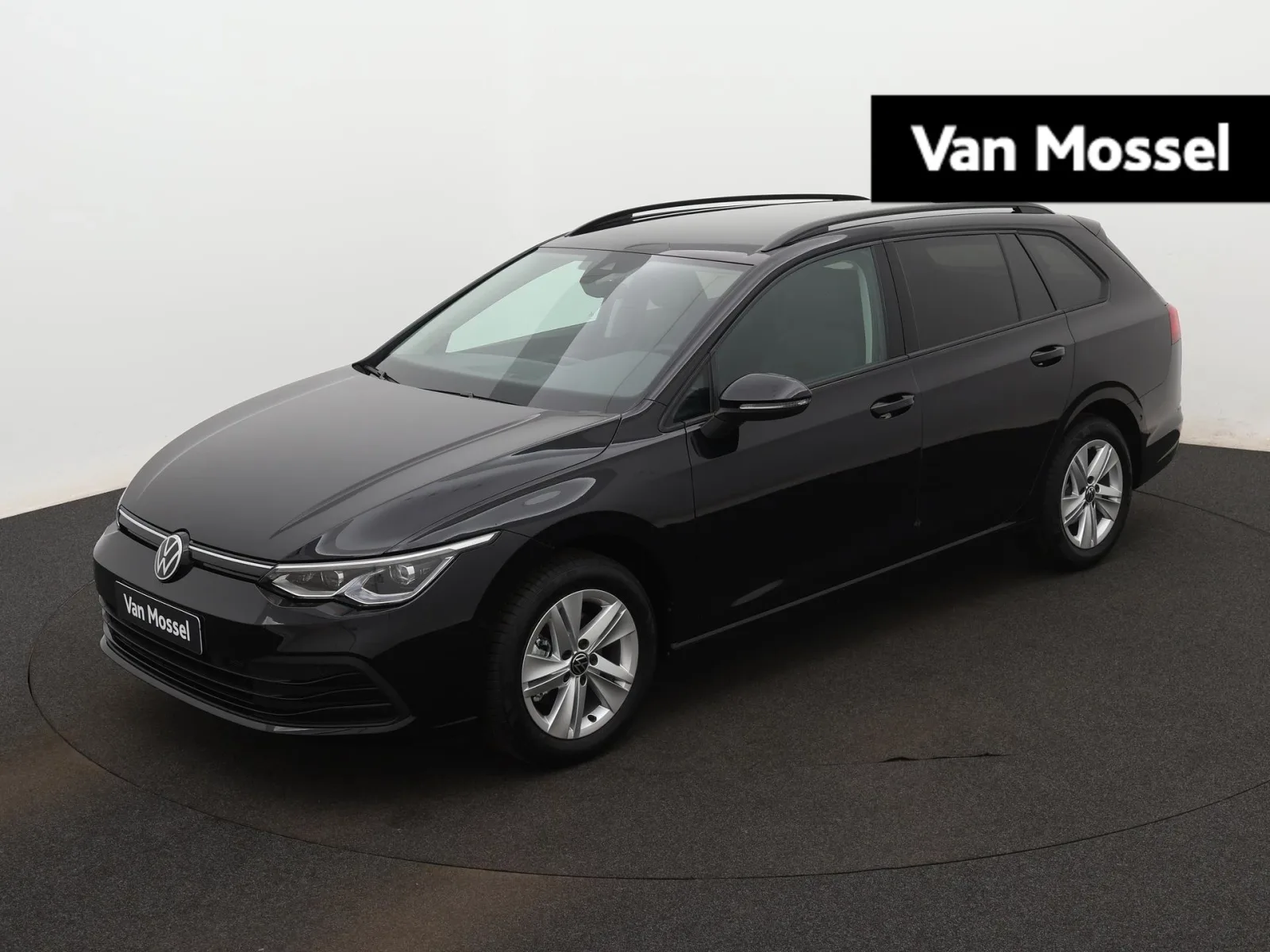 Volkswagen Golf (2023) — foto 1