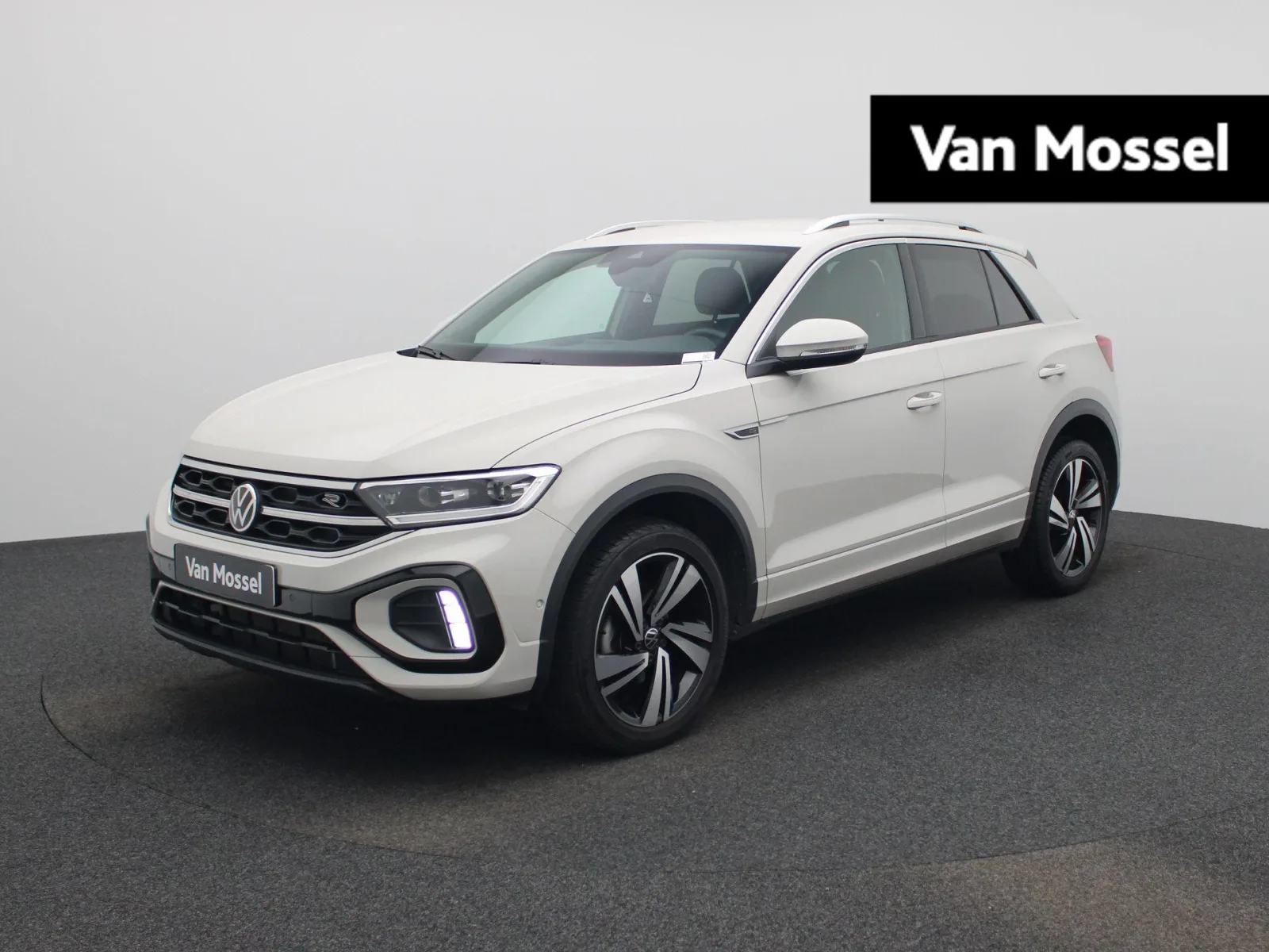 Volkswagen T-Roc (2024) — foto 1