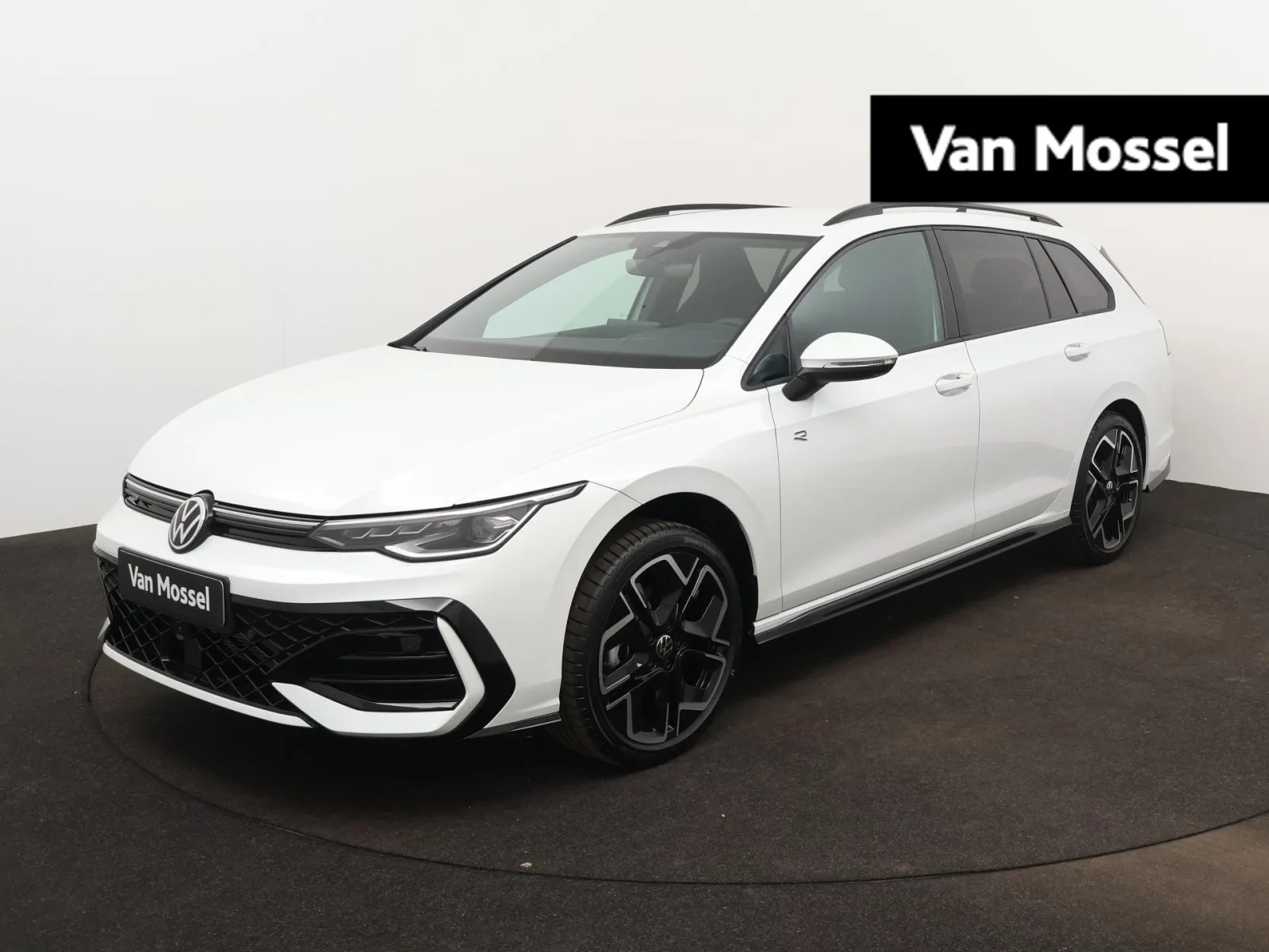 Volkswagen Golf (2025) — foto 1