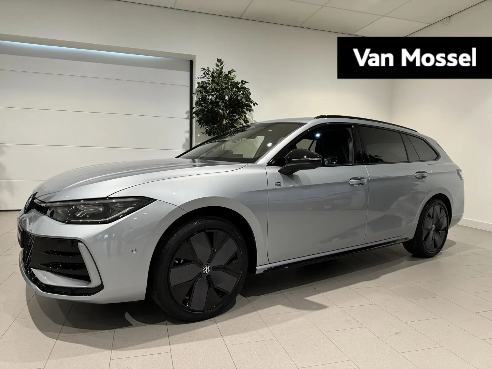 Volkswagen Passat (2025) — foto 1