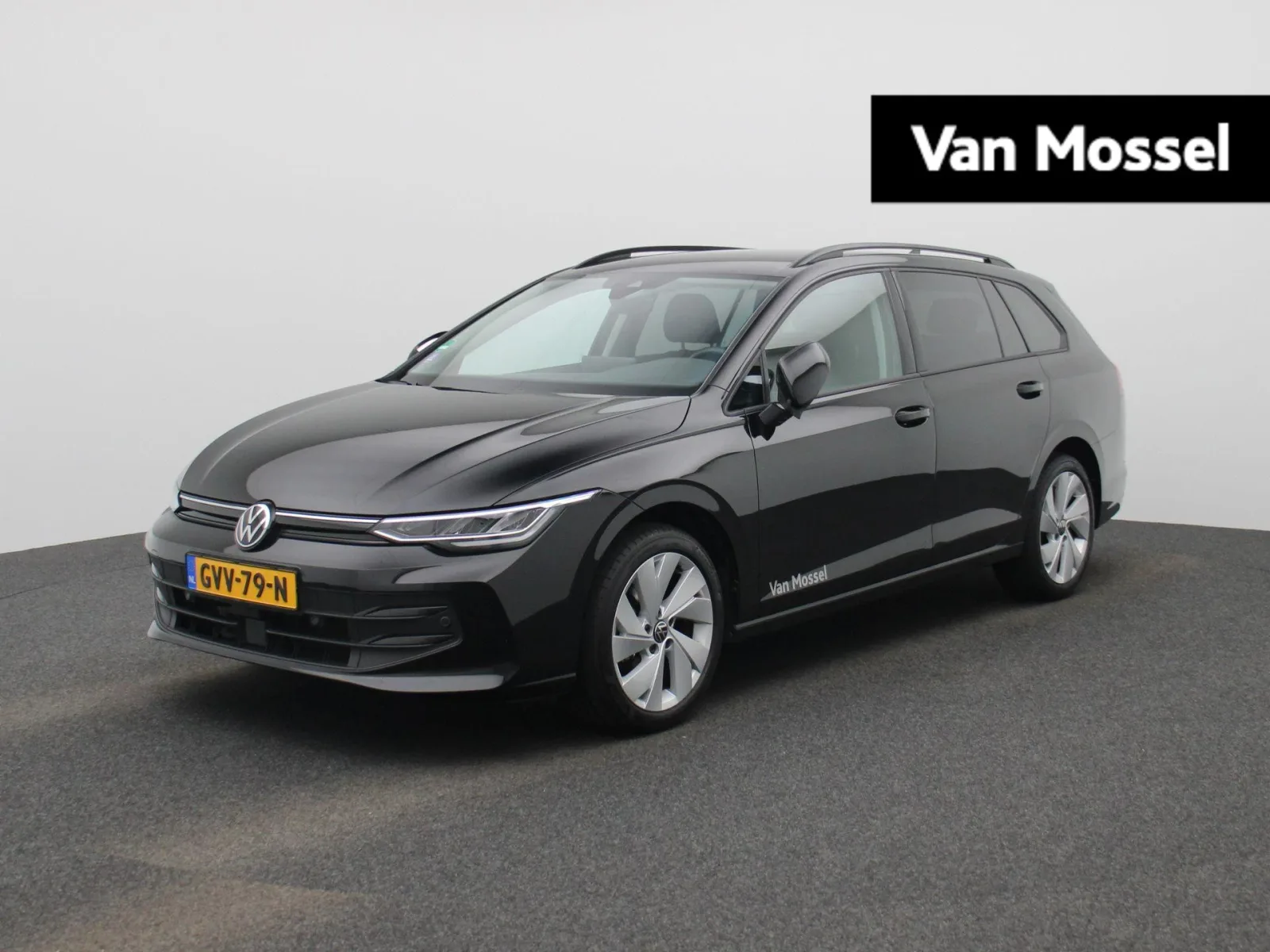 Volkswagen Golf (2024) — foto 1