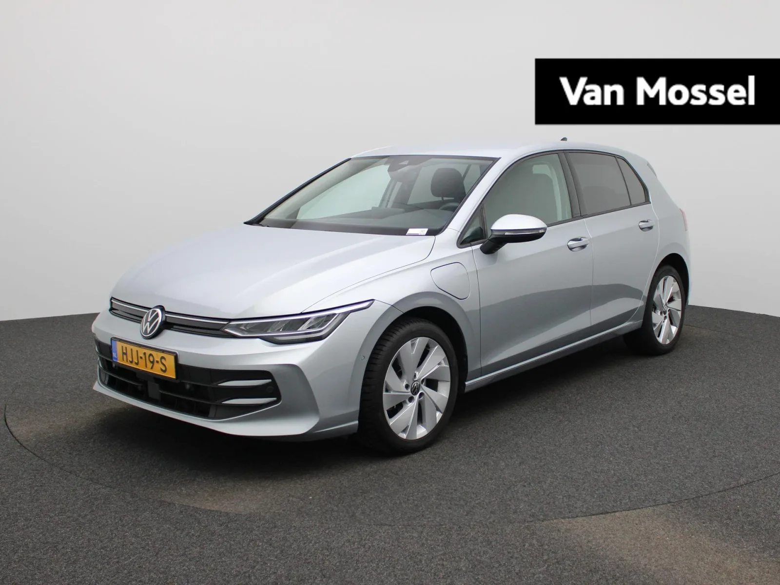Volkswagen Golf (2025) — foto 1
