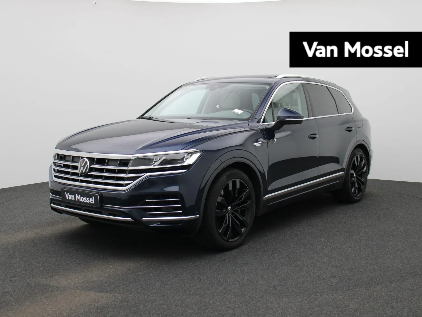 Volkswagen Touareg (2023) — foto 1