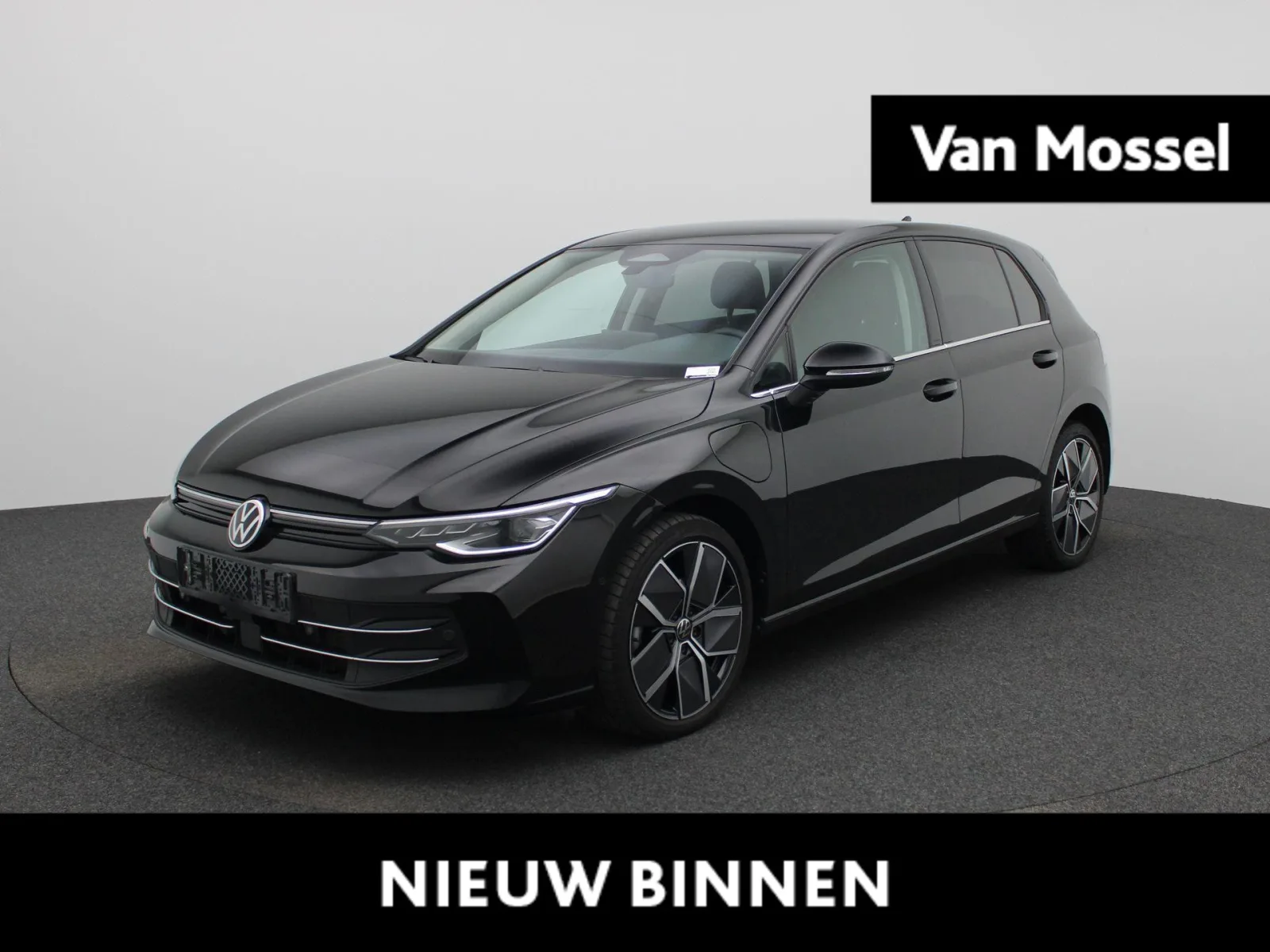 Volkswagen Golf (2025) — foto 1