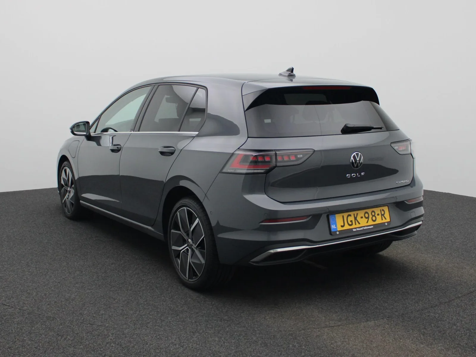 Volkswagen Golf (2025) — foto 1