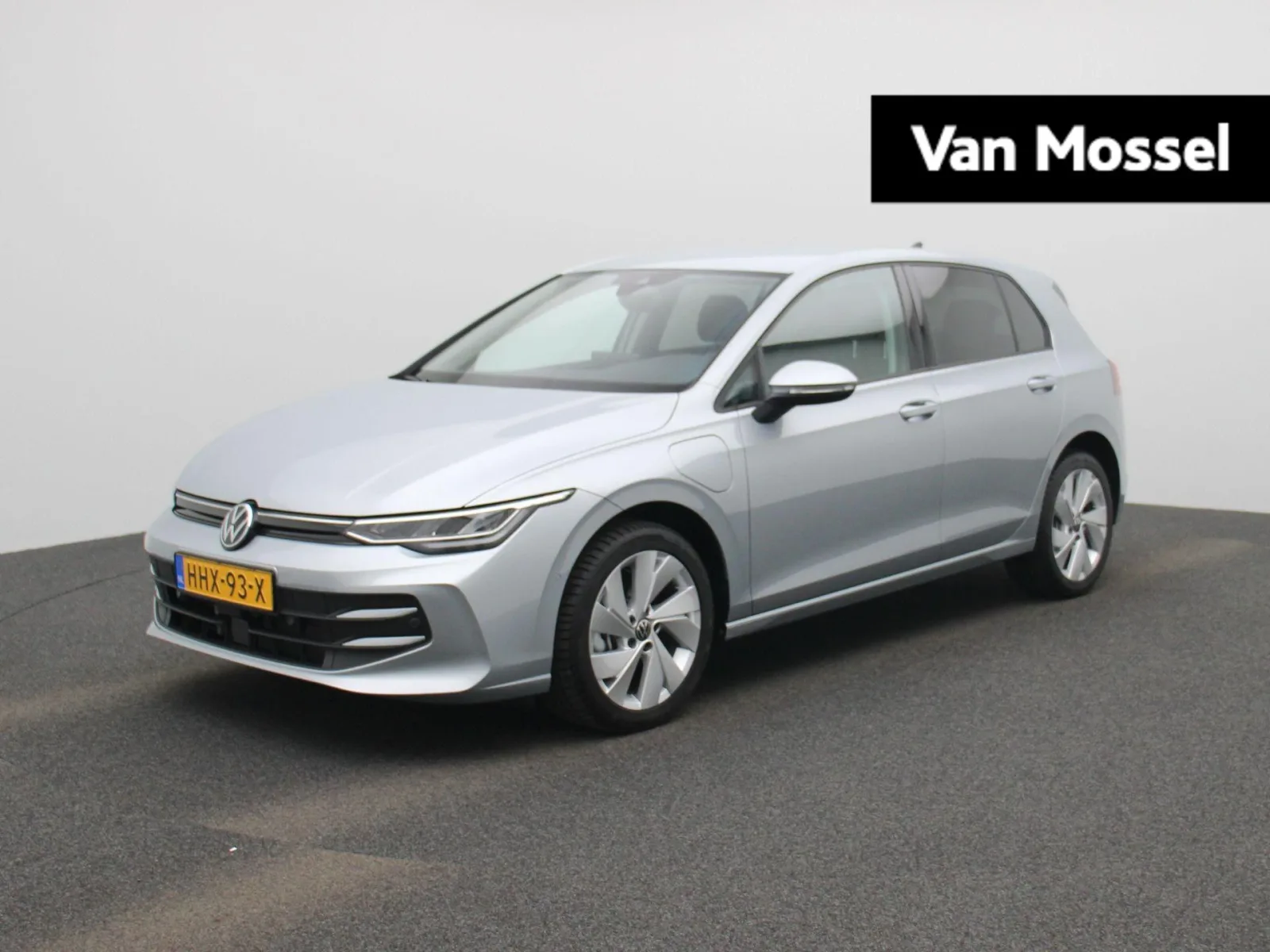 Volkswagen Golf (2025) — foto 1