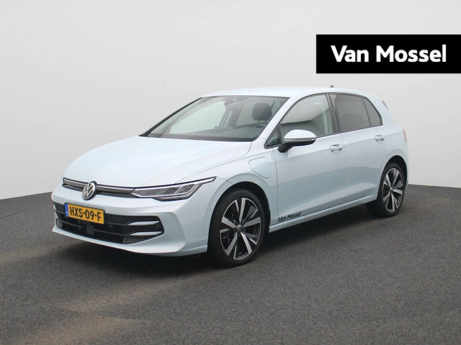 Volkswagen Golf (2025) — foto 1
