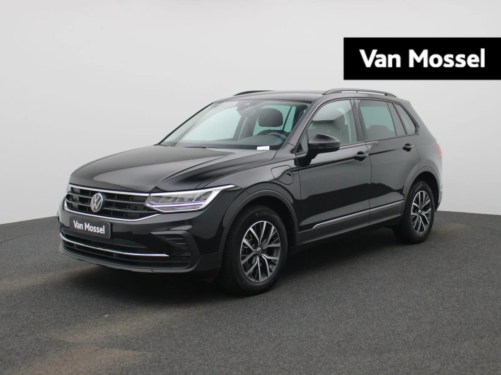 Volkswagen Tiguan (2024) — foto 1