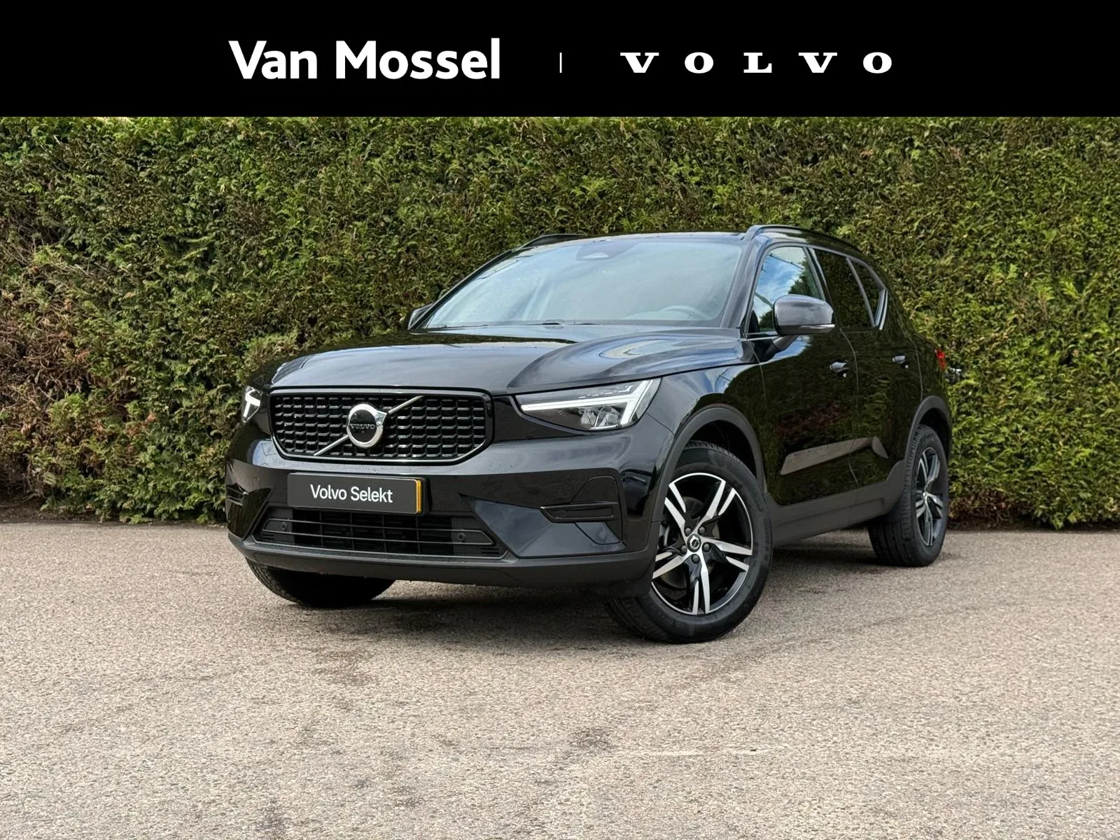 Volvo XC40 (2026) — foto 1