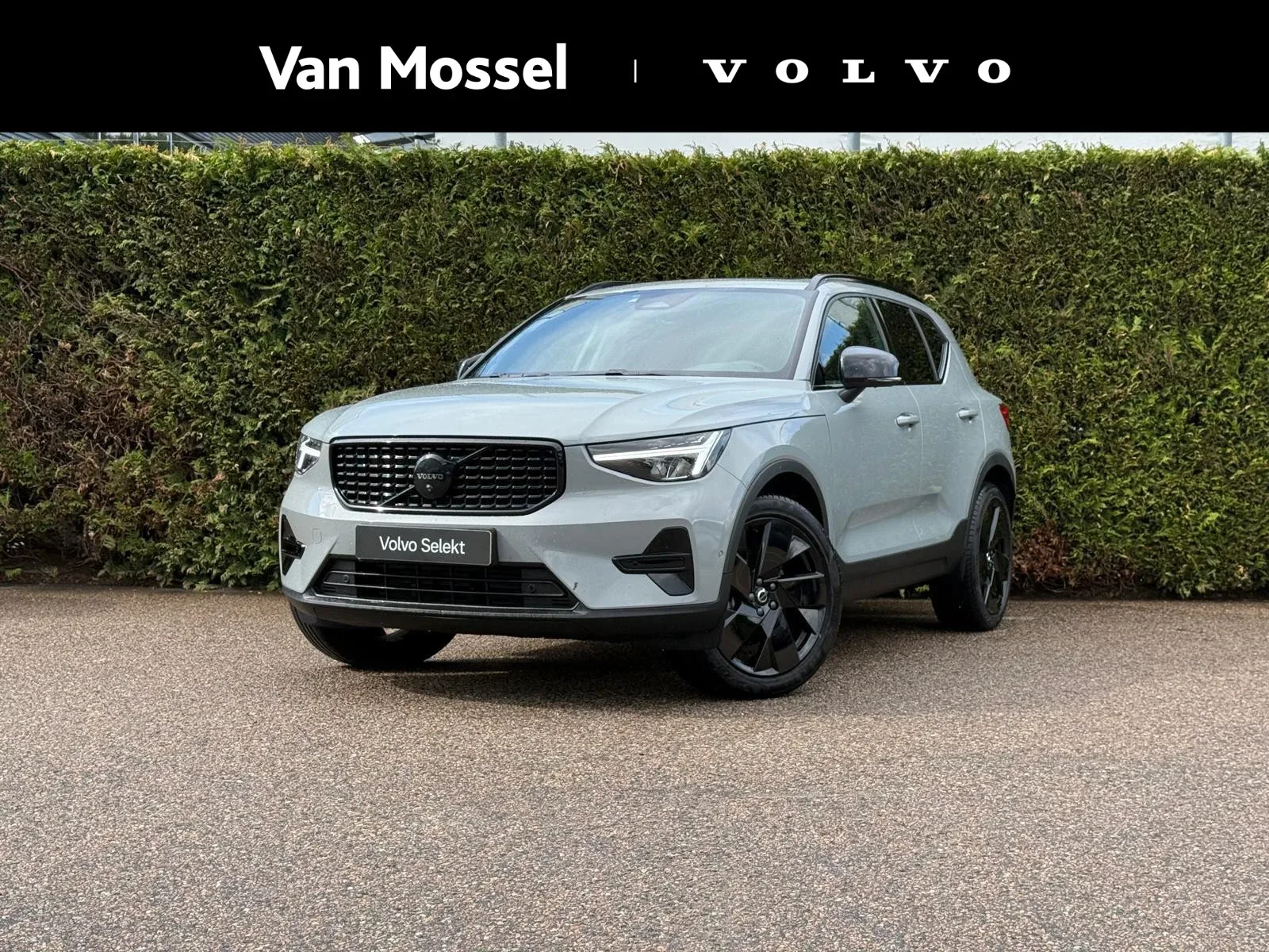 Volvo XC40 (2026) — foto 1