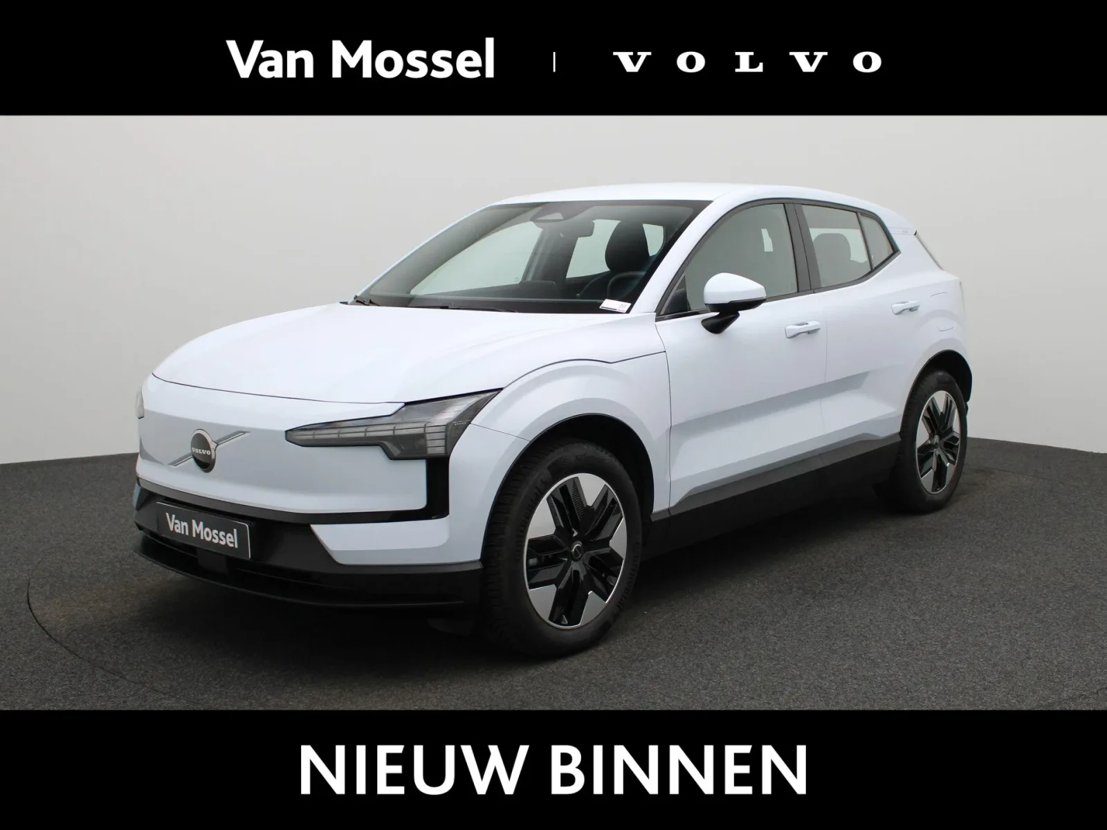 Volvo EX30 (2024) — foto 1
