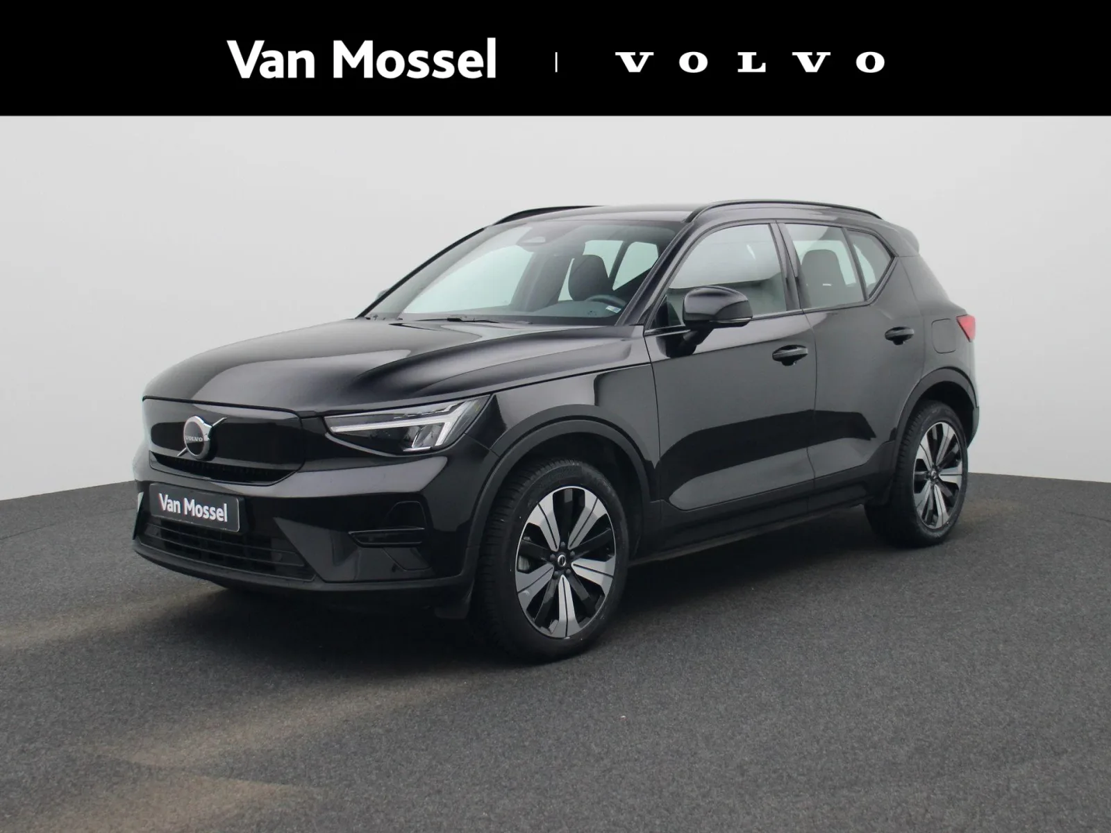 Volvo XC40 (2023) — foto 1