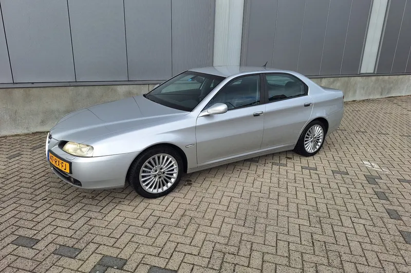 Alfa Romeo 166 (2003)