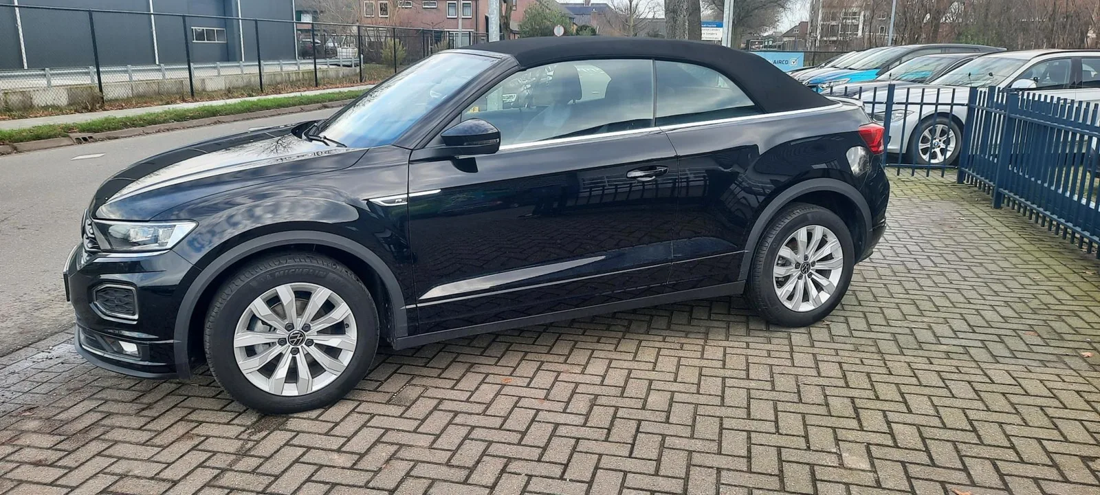 Volkswagen T-Roc (2021) — foto 1