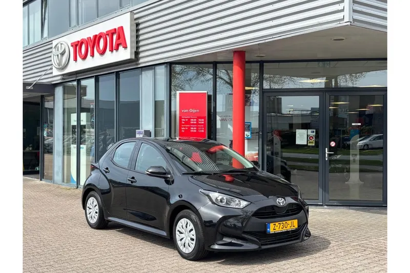 Toyota Yaris (2024)