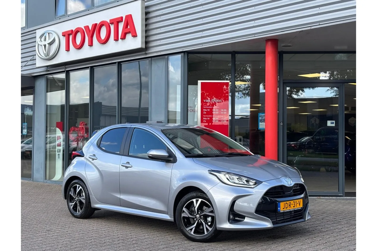 Toyota Yaris (2025) — foto 1